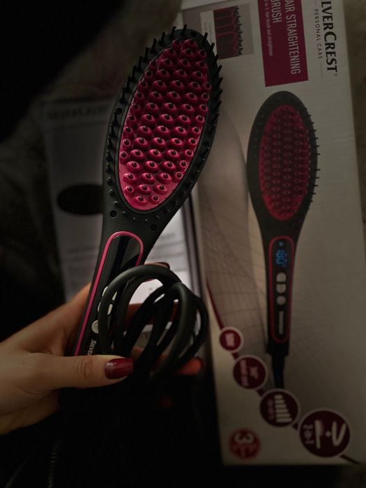 Четка за изправяне на коса