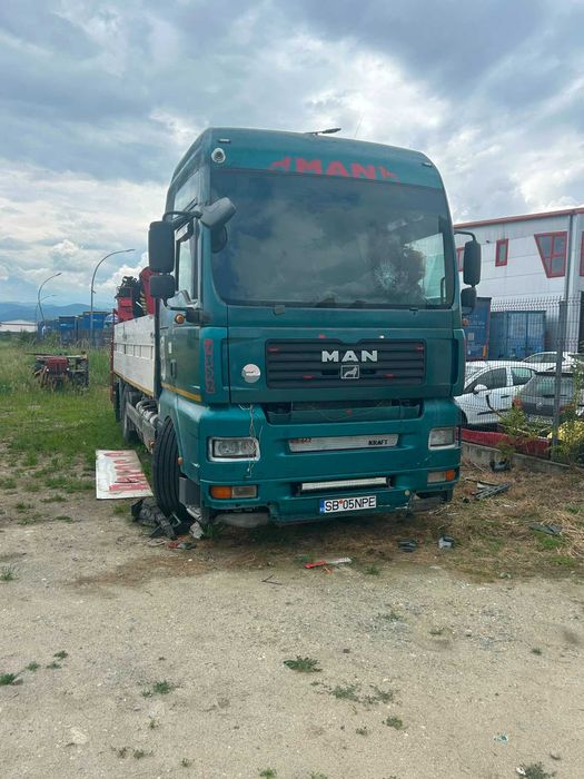 Camion cu macara MAN
