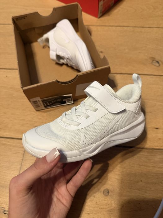 Nike omni multy-court детски обувки