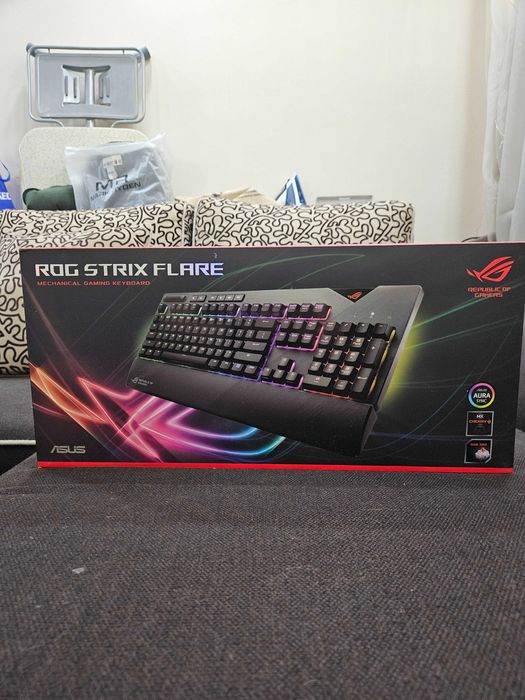 Проводная игровая клавиатура ASUS ROG Strix Flare (Cherry MX Red)