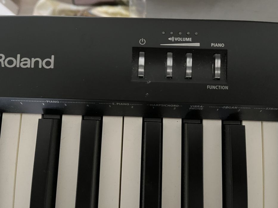 Цифровое пианино Роланд