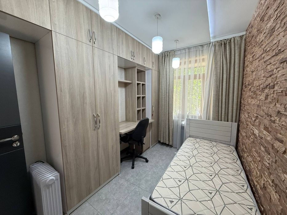 Продам квартиру Ц4 Алайскийрынок 3/1/4 70м2