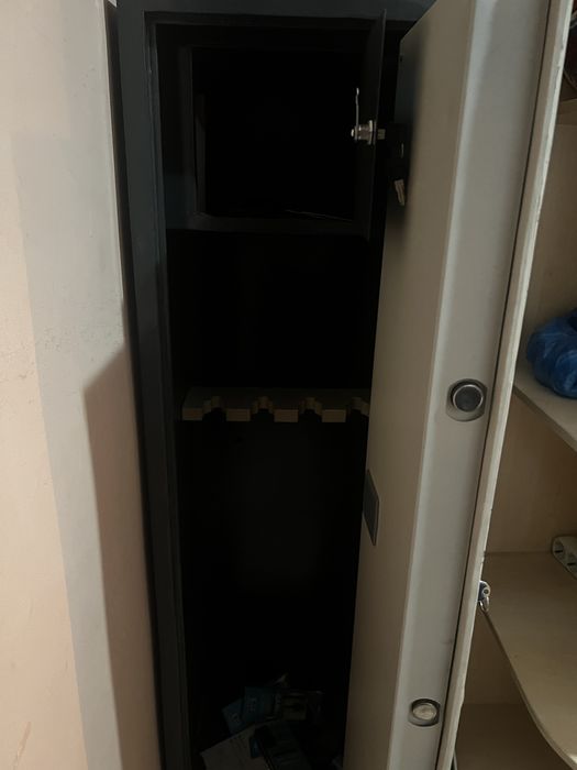 Срочно продам оружейный сейф