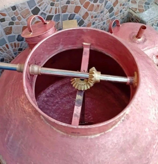 Vând cazane de făcut țuică,facem orice capacitatea vrea clientul lucram și reparam oriunde un tara!