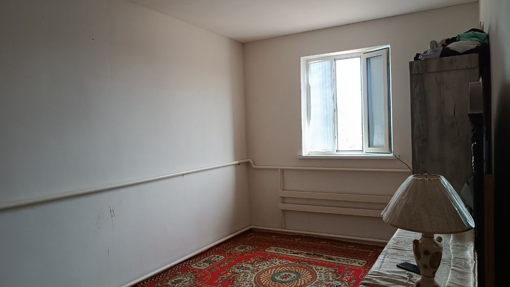 Уй сатылады 6 сотокли, 4 болели, таза бийик фундаментли жер уй.