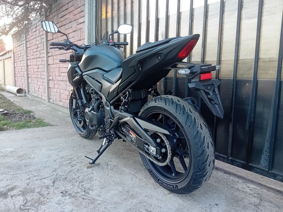 Honda cb500f  2024