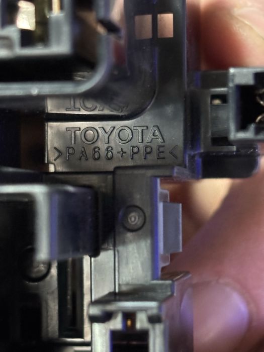 Блок реле предохранителей камри 50-55