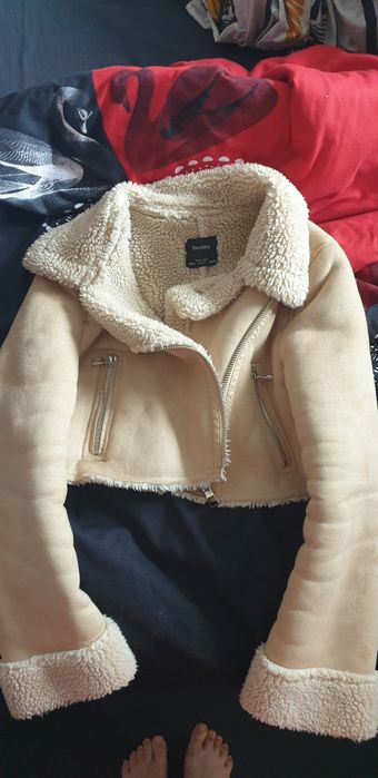 Vand cojoc Bershka