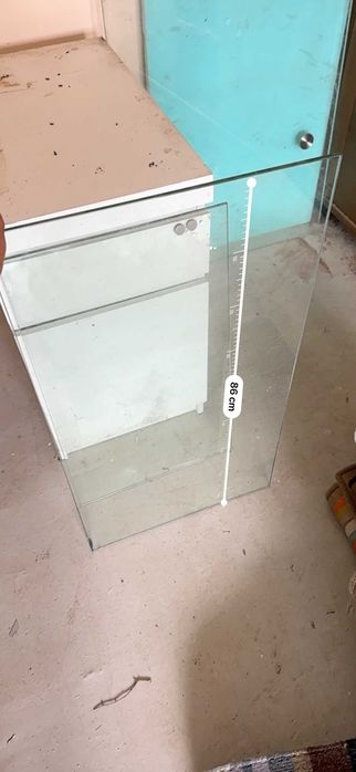 Стъкло от витрина / шкаф – стъклен панел, закалено, 86 × 44 см