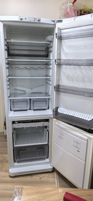 Продается холодильник ARISTON