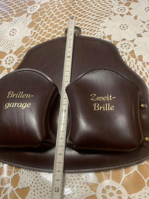Ретро "гараж" за очила* Стенен калъф за два чифта очила* От кожа