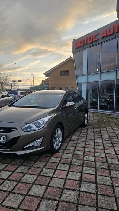 Hyundai I40, 1.6 Benzina, Sedan, 2 seturi de roti