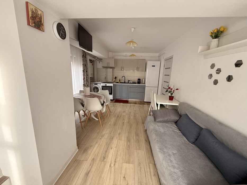 Inchiriez apartament 3 camere in regim hotelier