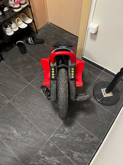 EUC - Kingsong S22 Pro + падове и аксесоари