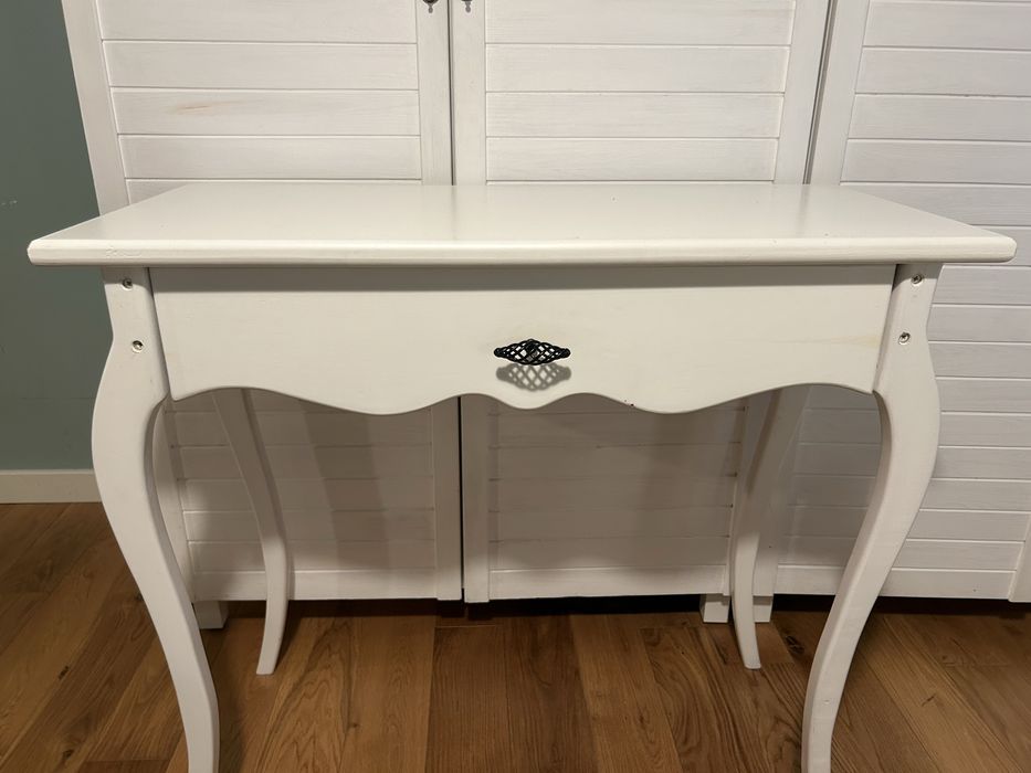 Дървена тоалетка бяла