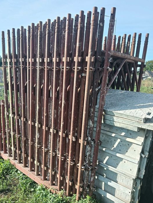 Închiriez schelă metalică (26H,93MP)