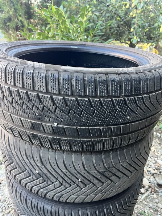 Cauciucuri iarna 225/45/18