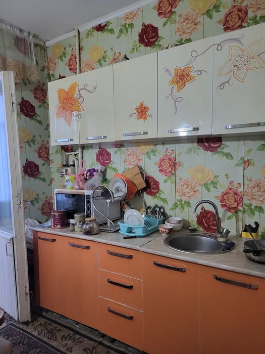 Продаётся кухонные шкафы б/у, цена 50000 т