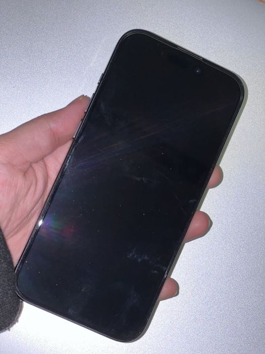 SROCHNO iPhone 15 Pro 256 GB sotiladi