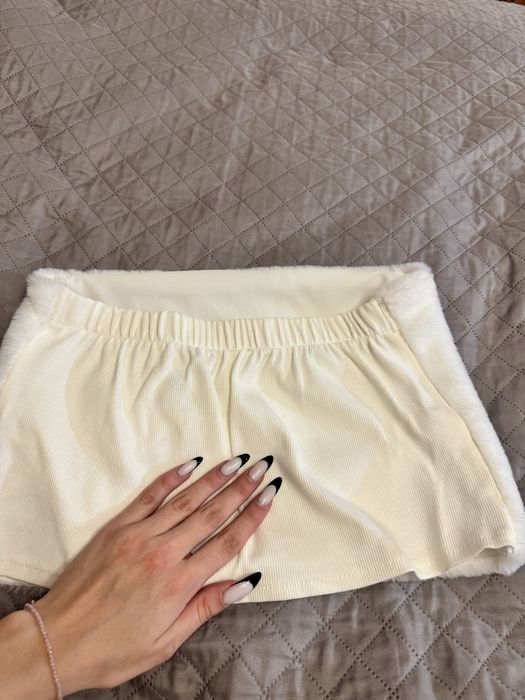 Елегантен бял потник