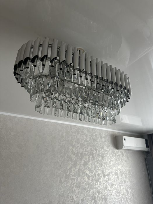 Продам люстру в идеале