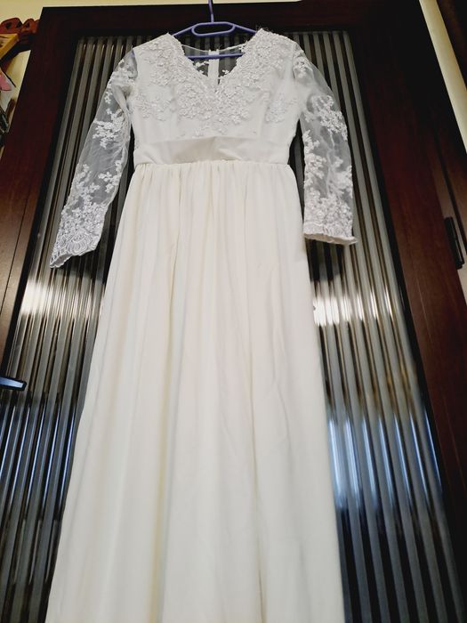 Дълга рокля с дантела