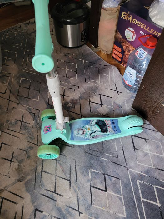 Самокат продам в хорошем состоянии