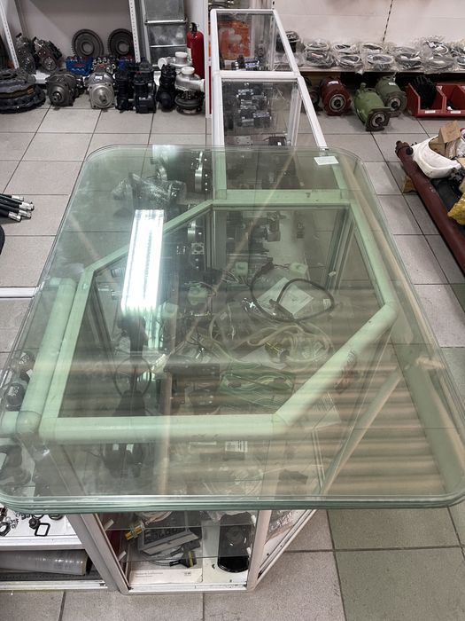 Стекло кабины крановщика