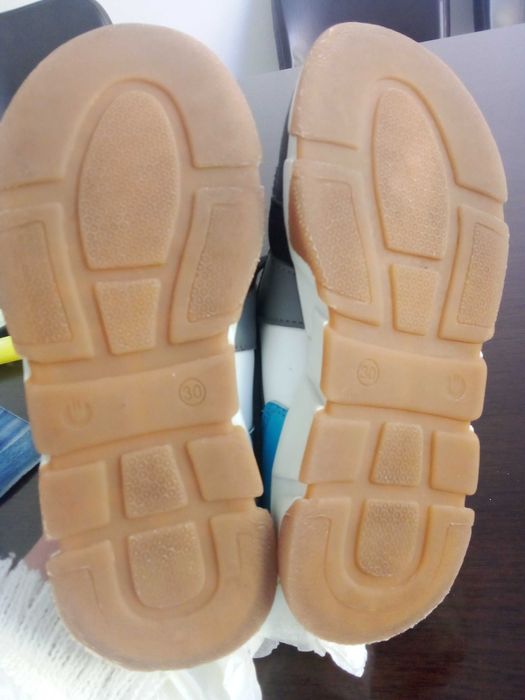 Яке Guess за момче 6г - 70 лв.