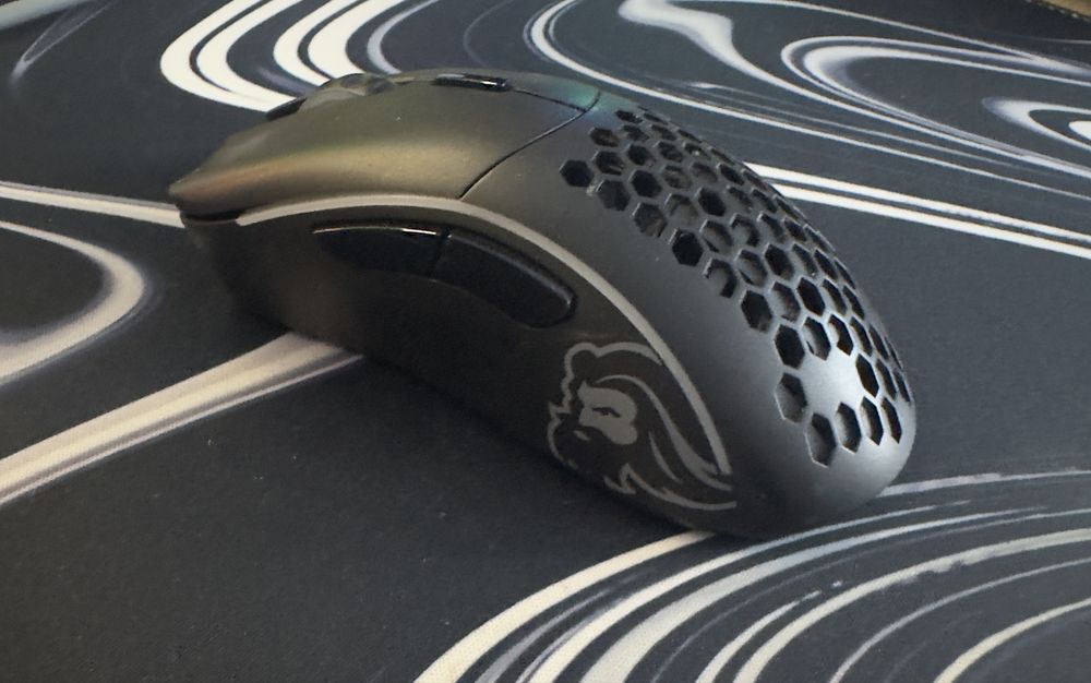 Vand un mouse glorious model D wireless