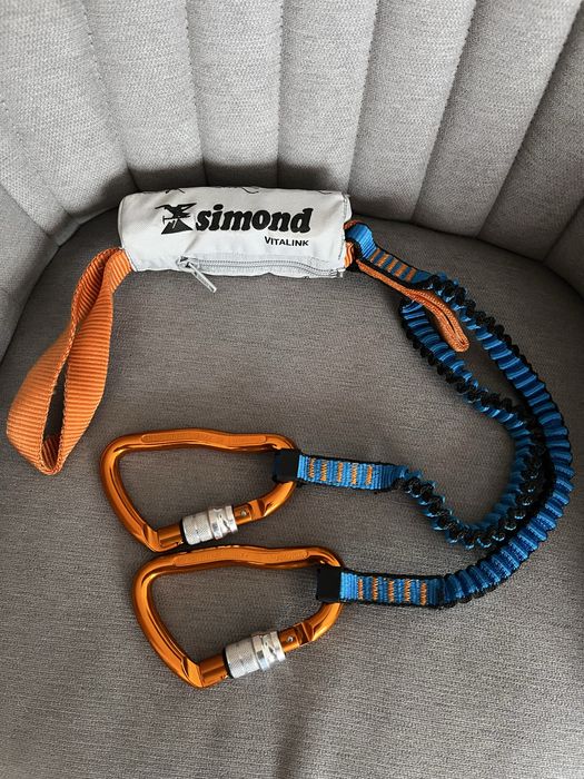 Kit via ferrata( casca, ham, set via f, rucsac)