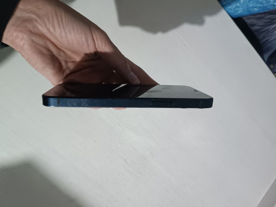 Продам iPhone 12 mini