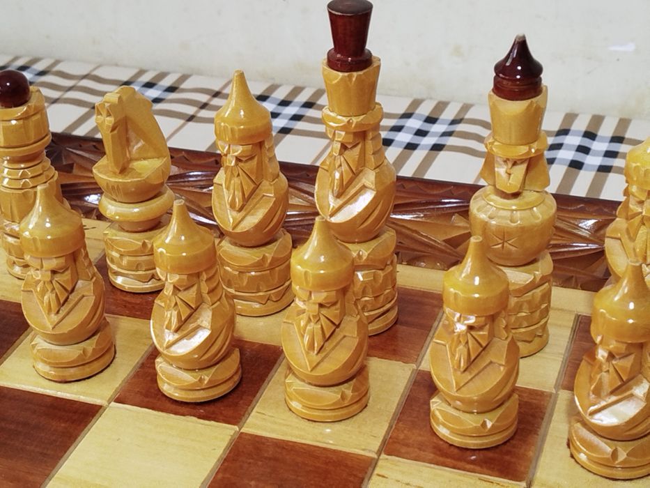 Шахматы нарды отличные подарок