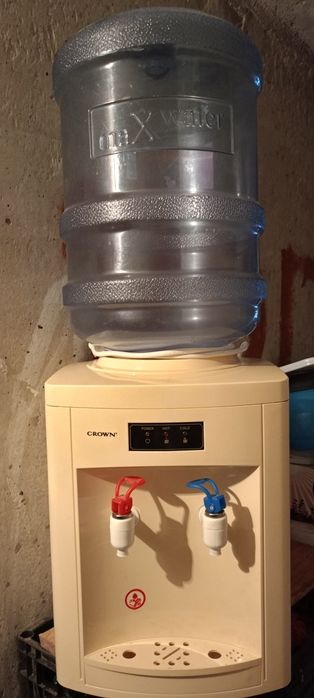 Диспенсер за вода