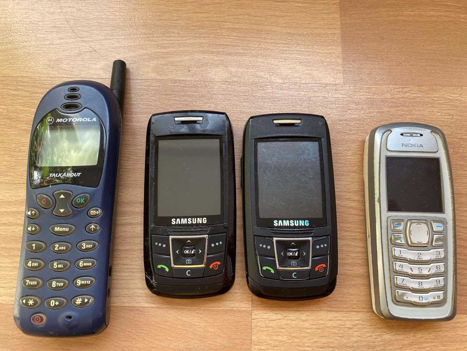Лот стари GSM апарати
