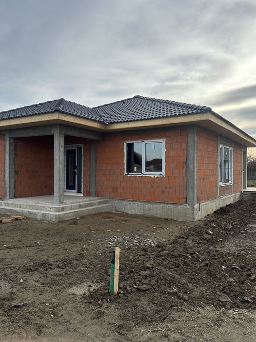 Vand casa la rosu  Paulesti