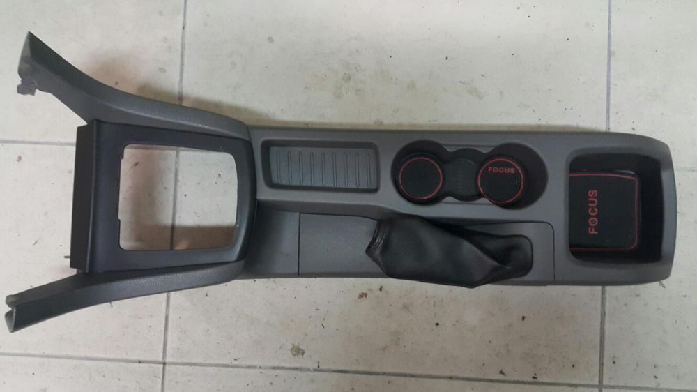 форд фокус централна конзола
