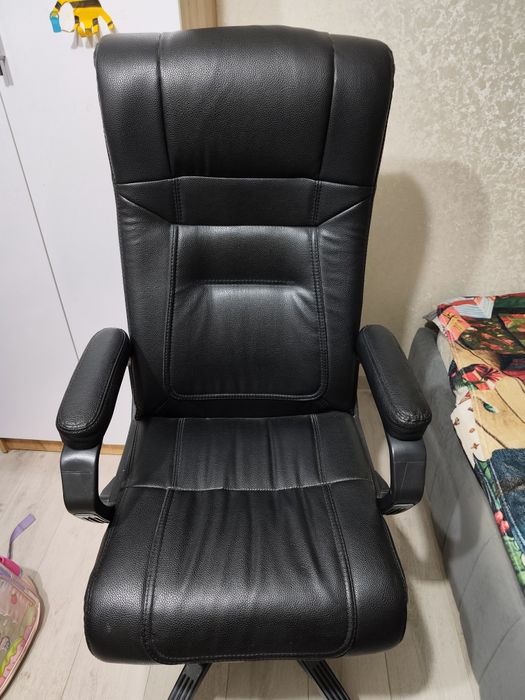 Кресло офисное продам.