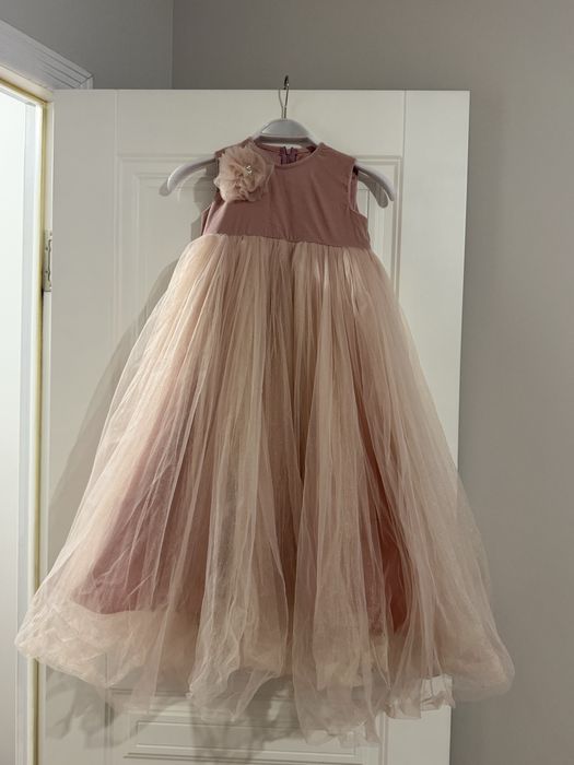 Продается нарядное платье