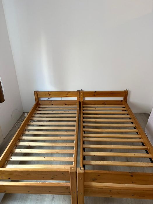 Vând pat cu etaj etajat supraetajat cu saltele aproape noi