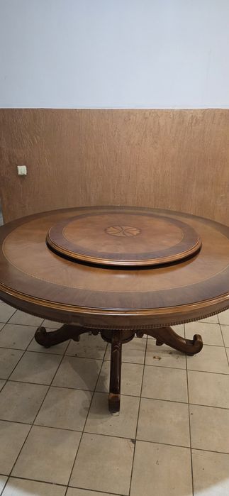 Продам стол обеденный