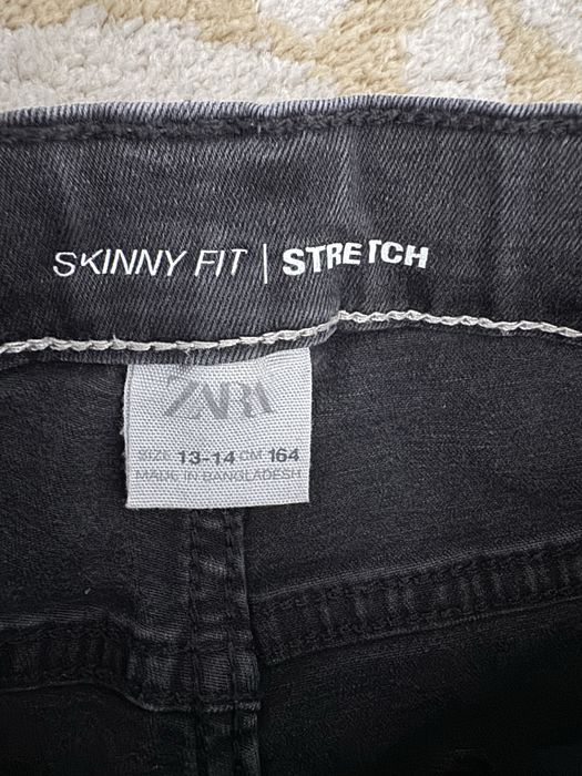 Blugi. Zara. 164