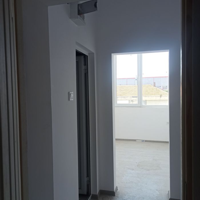 Продава се Офис в Казанлък - 23 кв.м за 1011 €/кв.м - Снимка #1