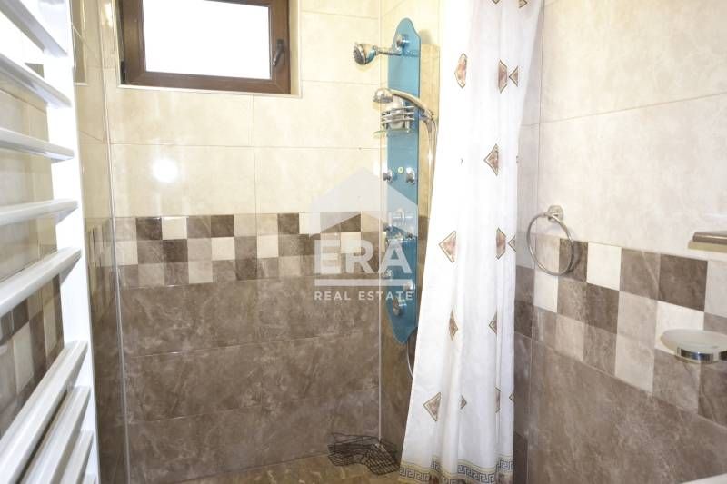 Прекрасен многостаен апартамент с гараж в кв. Македонски