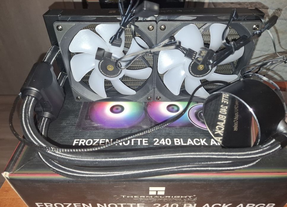 Cooler Lichid AIO Thermalright Frozen Notte 240 Black ARGB