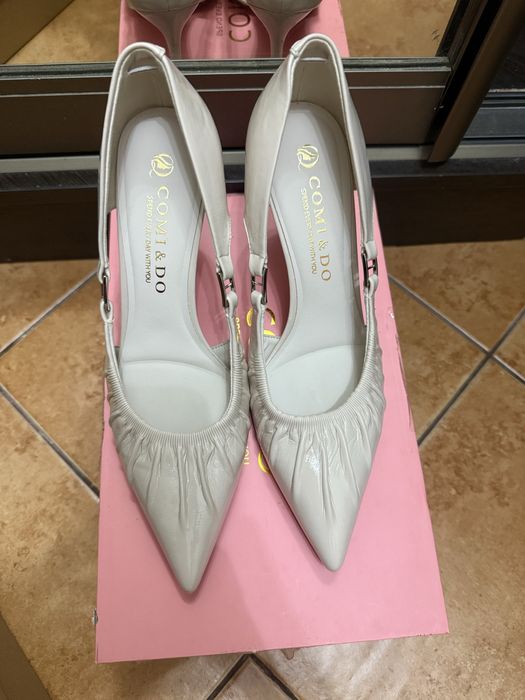 Продам женскую обувь