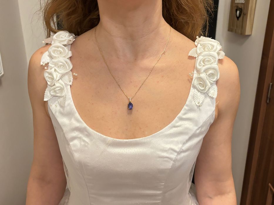 Продавам булчинска рокля.