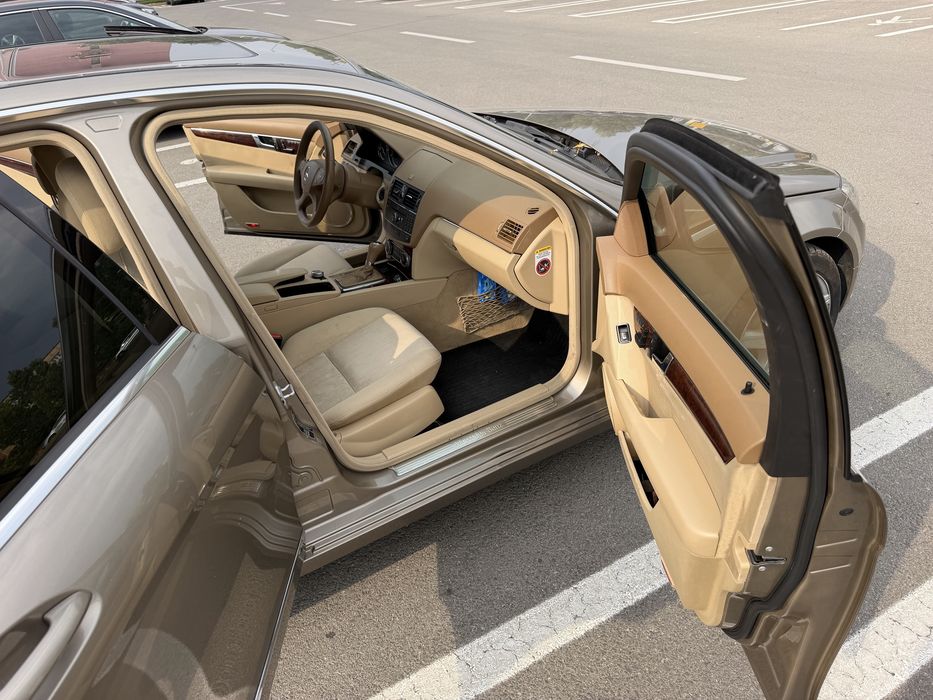 PRET FIX, Mercedes GOLD C320 CDI 4MATIC V6, ELEGANCE automat, trapă – 2007