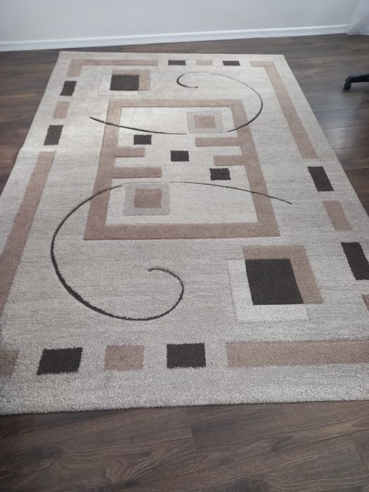 Covor 2,7 x 1,7 260 x 170 cm impecabil