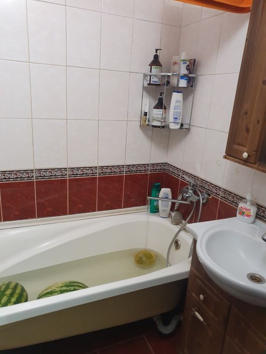 Продам 4 ком кв 101 м2 в микрорайоне Кунаева